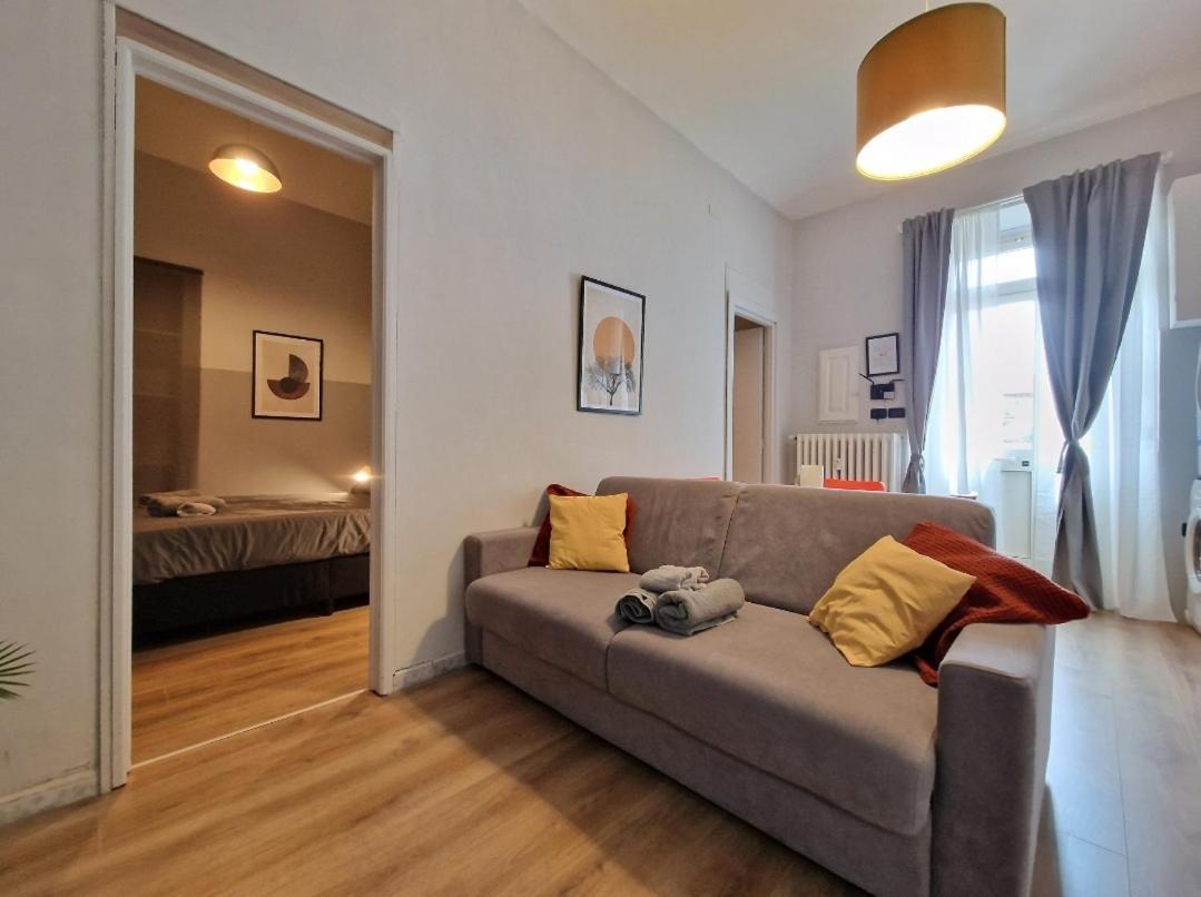Casa Din Din Apartment ตูริน ภายนอก รูปภาพ