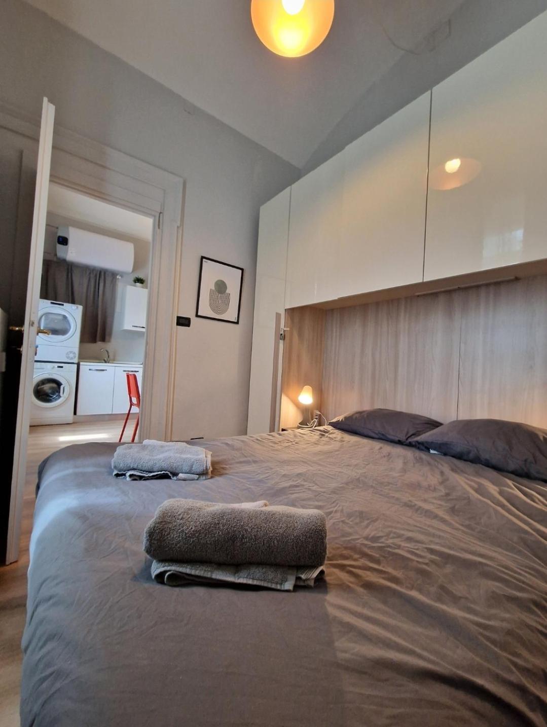 Casa Din Din Apartment ตูริน ภายนอก รูปภาพ